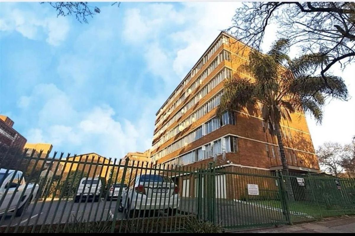 House For Sale in Sunnyside - Photo 2