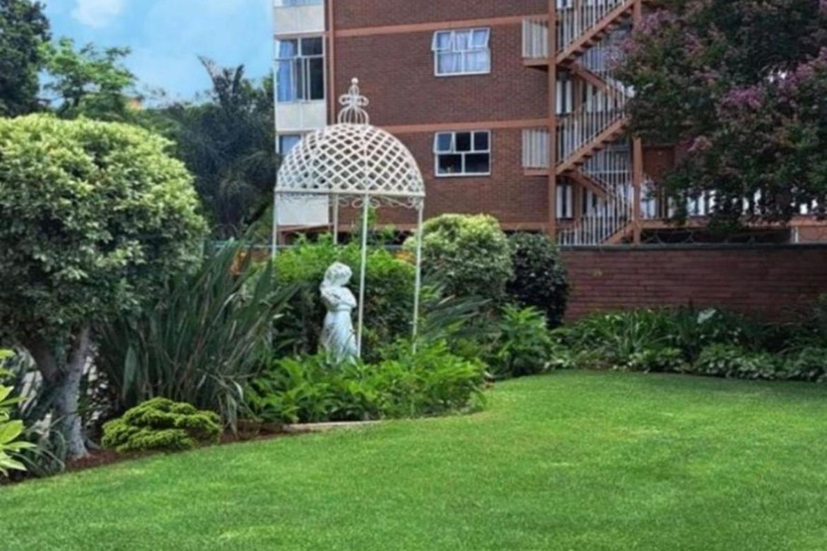 House For Sale in Sunnyside - Photo 5