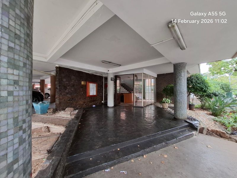 House For Sale in Arcadia - Photo 2