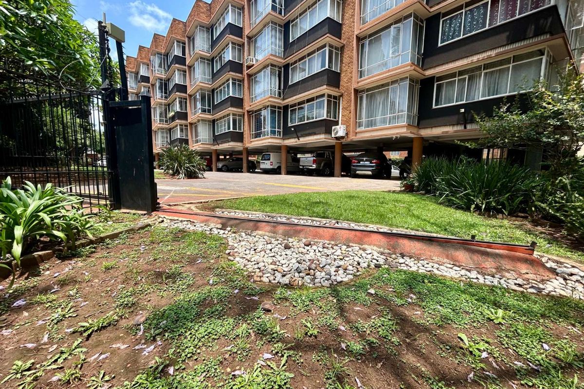 House For Sale in Arcadia - Photo 4