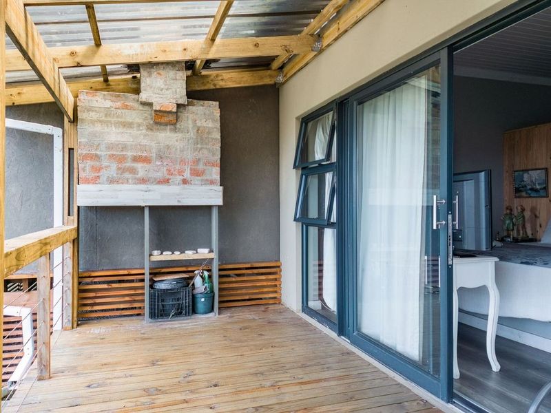 House For Sale in Victoria Bay - Photo 6