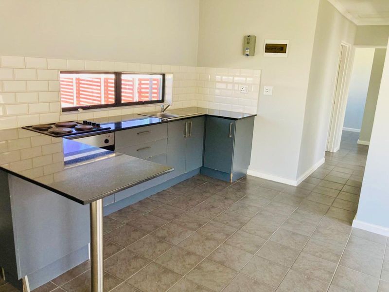 Townhouse For Sale in Parsonsvlei - Photo 6