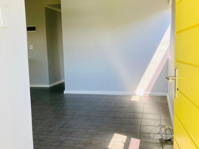 Townhouse For Sale in Parsonsvlei - Photo 4