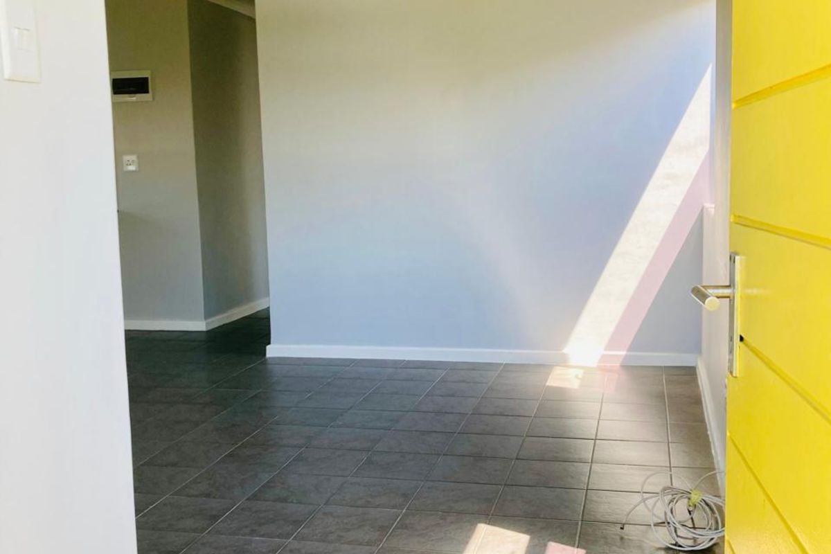 Townhouse For Sale in Parsonsvlei - Photo 4