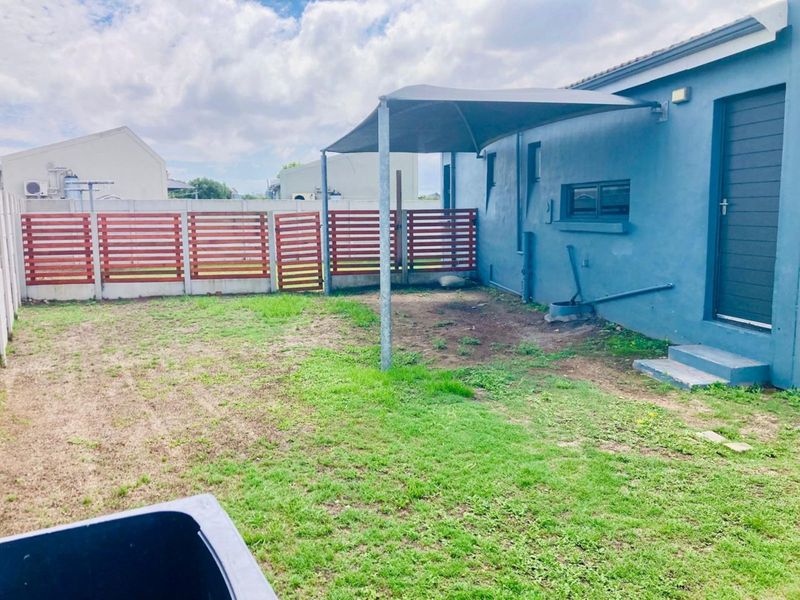 Townhouse For Sale in Parsonsvlei - Photo 2