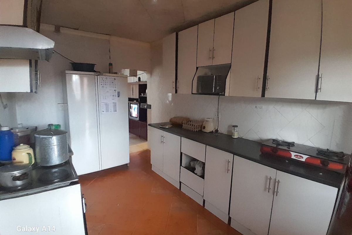 House For Sale in Hammanskraal Central - Photo 4