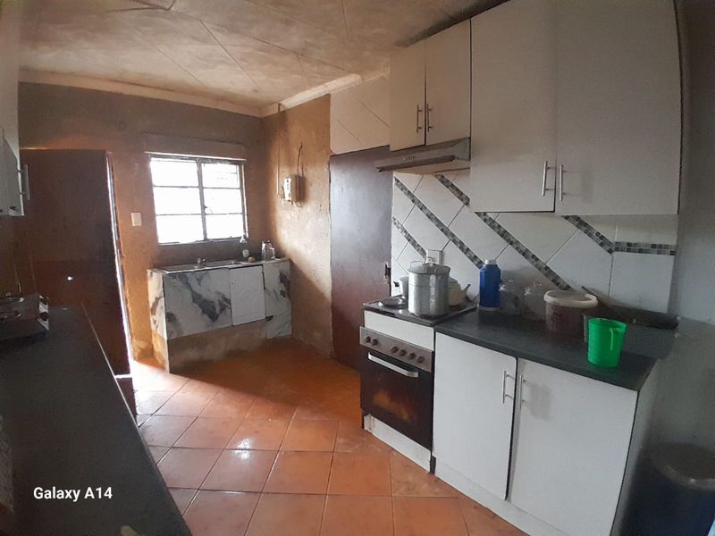 House For Sale in Hammanskraal Central - Photo 3