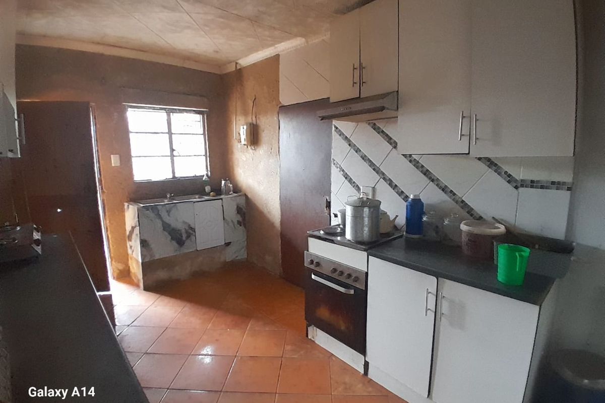 House For Sale in Hammanskraal Central - Photo 3
