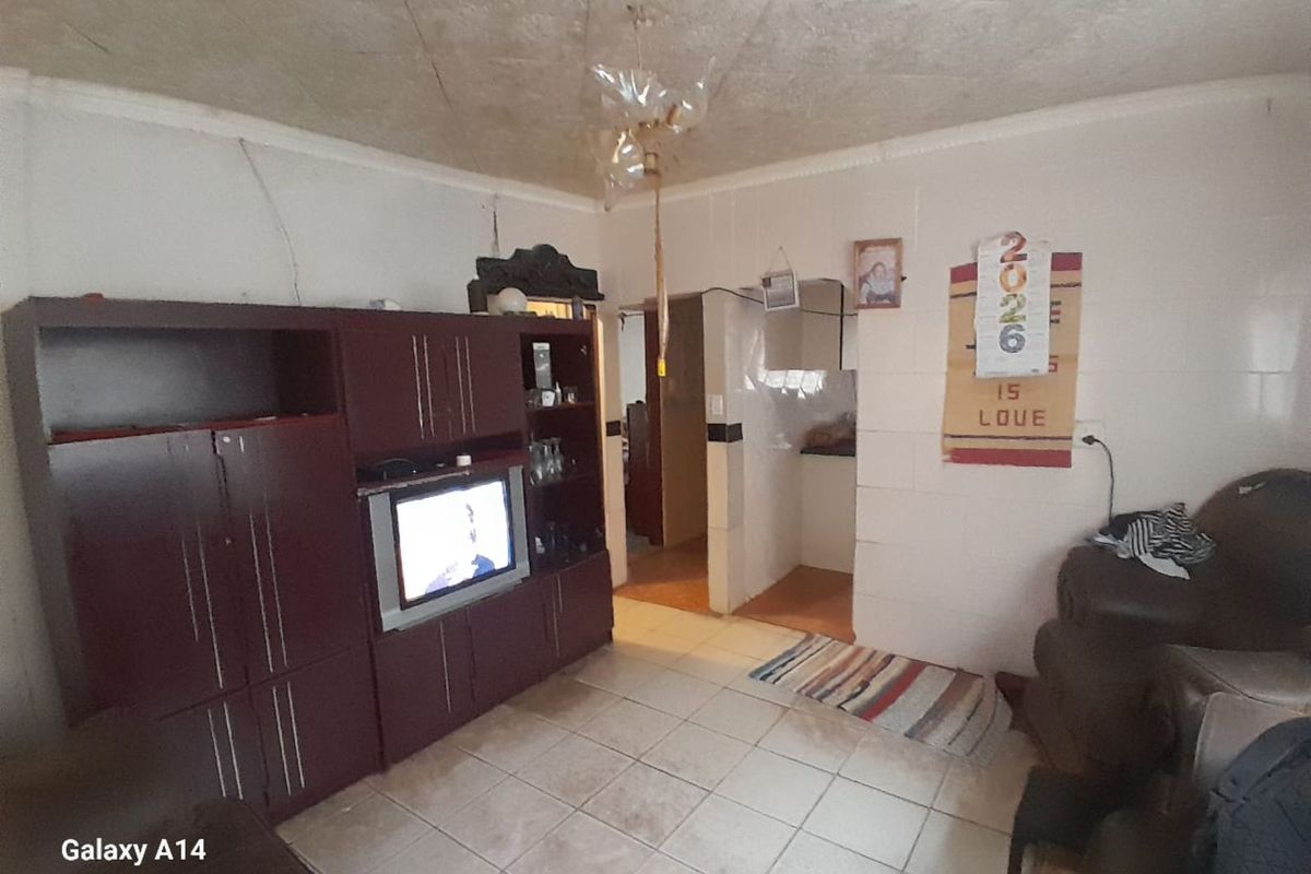 House For Sale in Hammanskraal Central - Photo 5