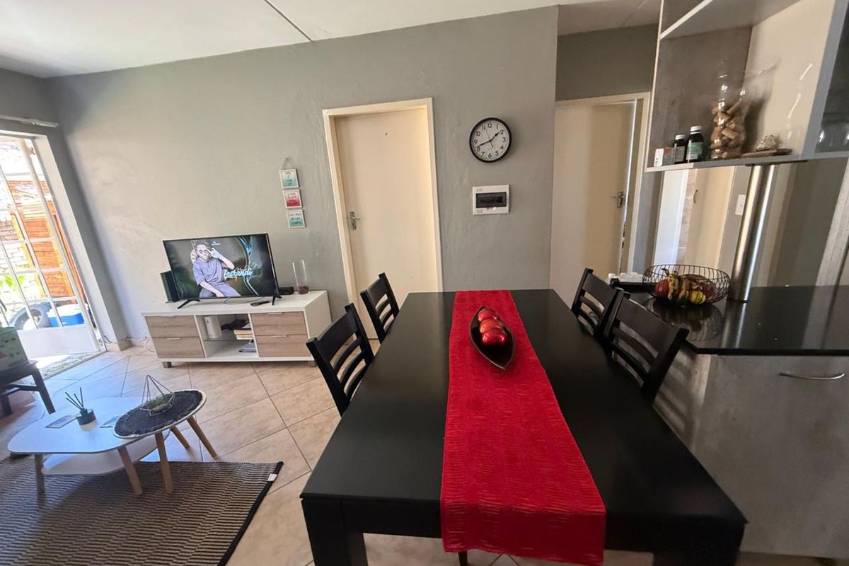 Townhouse For Sale in Pretoria West - Photo 2