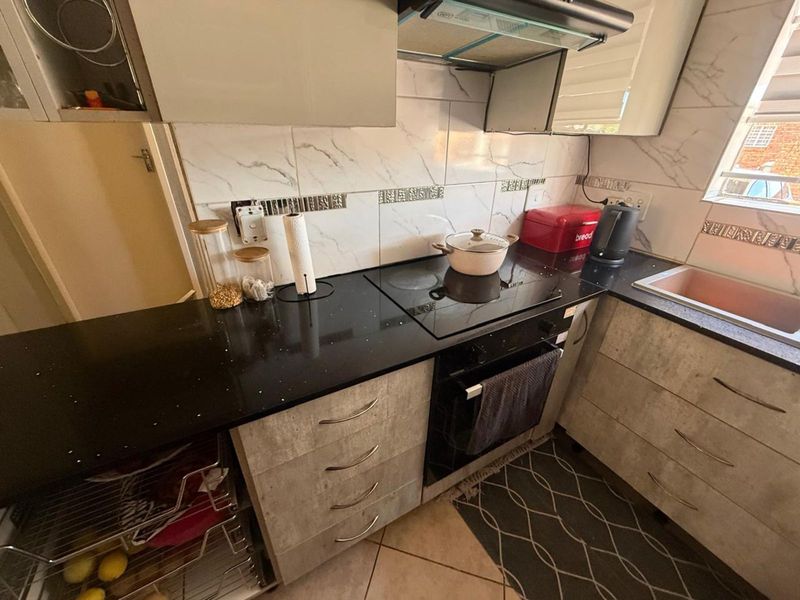 Townhouse For Sale in Pretoria West - Photo 8