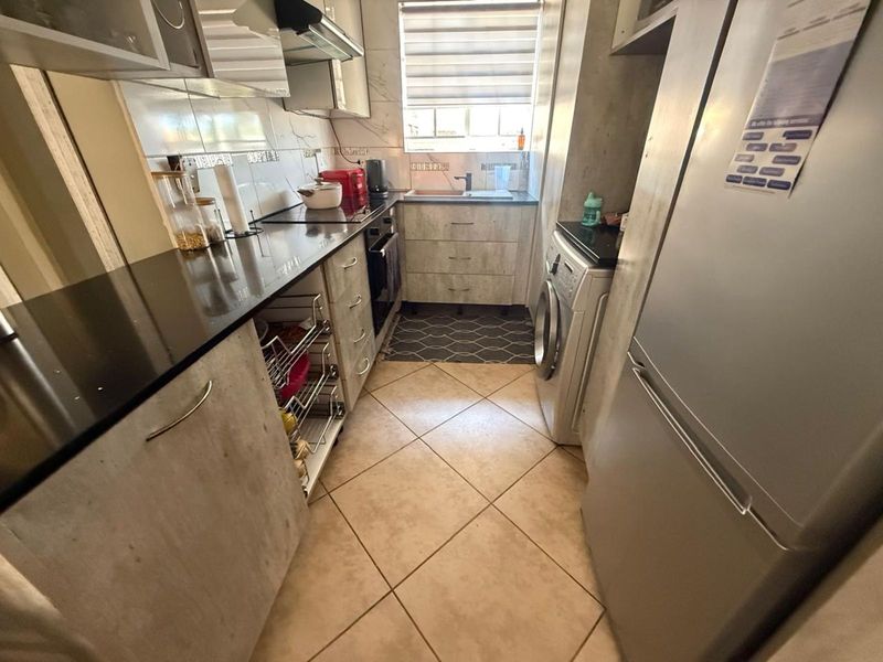 Townhouse For Sale in Pretoria West - Photo 6