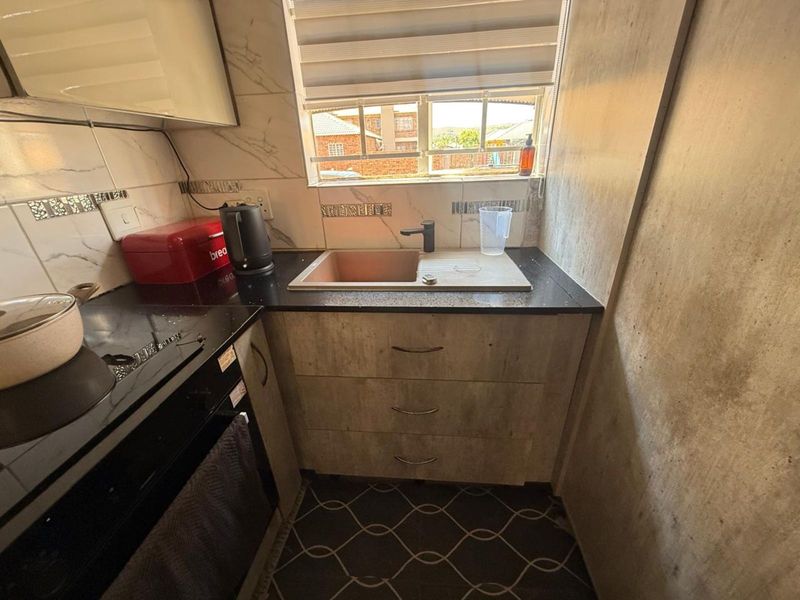 Townhouse For Sale in Pretoria West - Photo 7