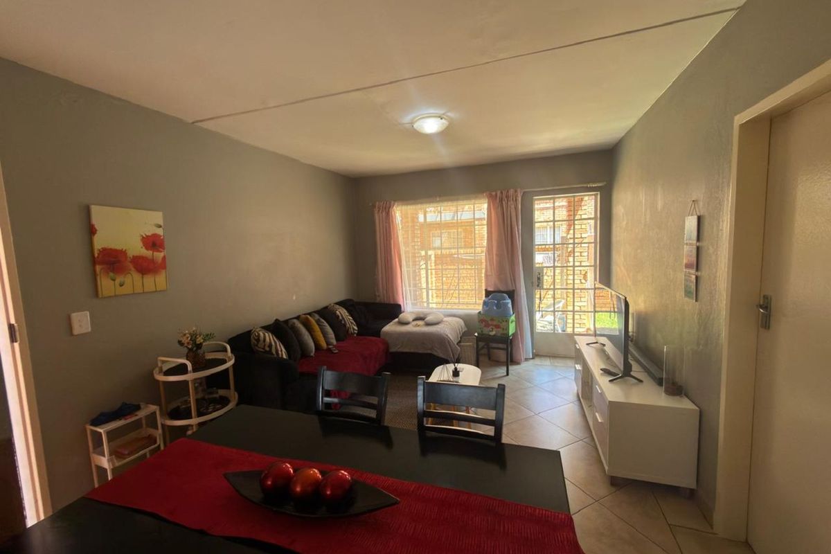 Townhouse For Sale in Pretoria West - Photo 4