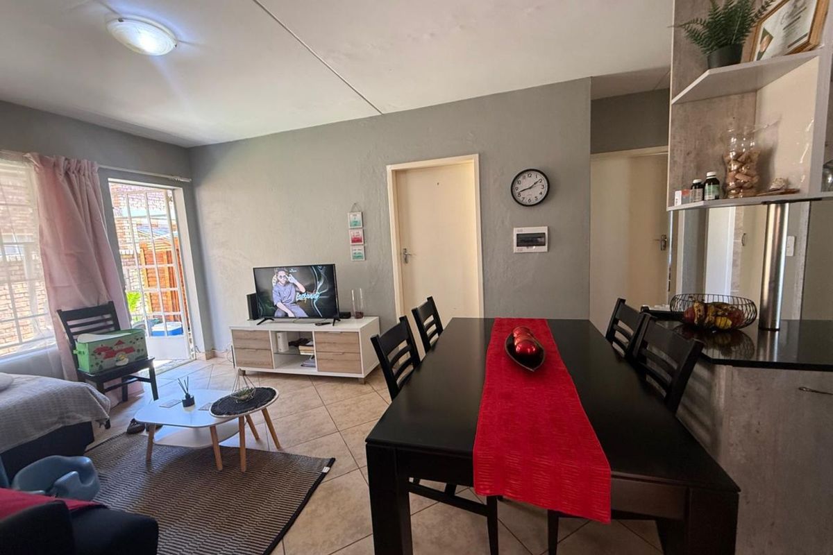 Townhouse For Sale in Pretoria West - Photo 5