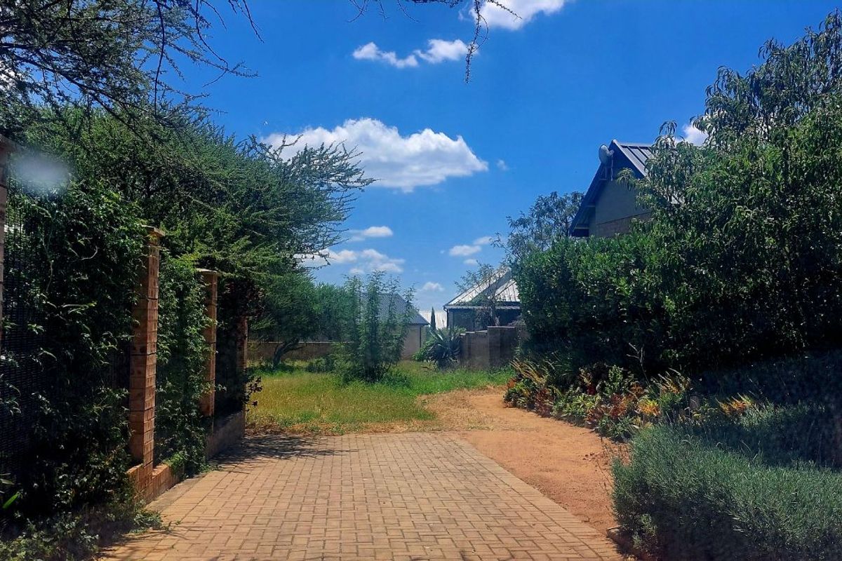 Vacant Land Residential For Sale in Bendor - Photo 3