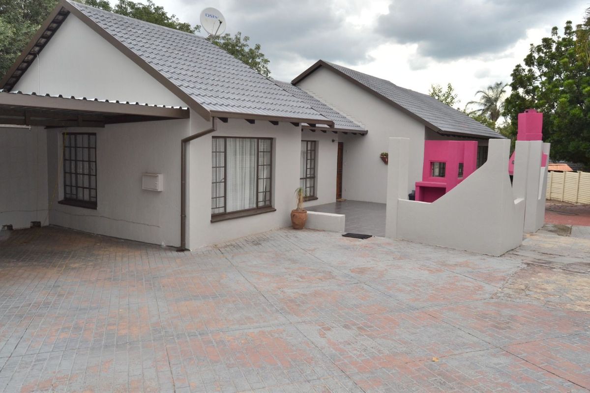 House For Sale in The Reeds - Photo 2