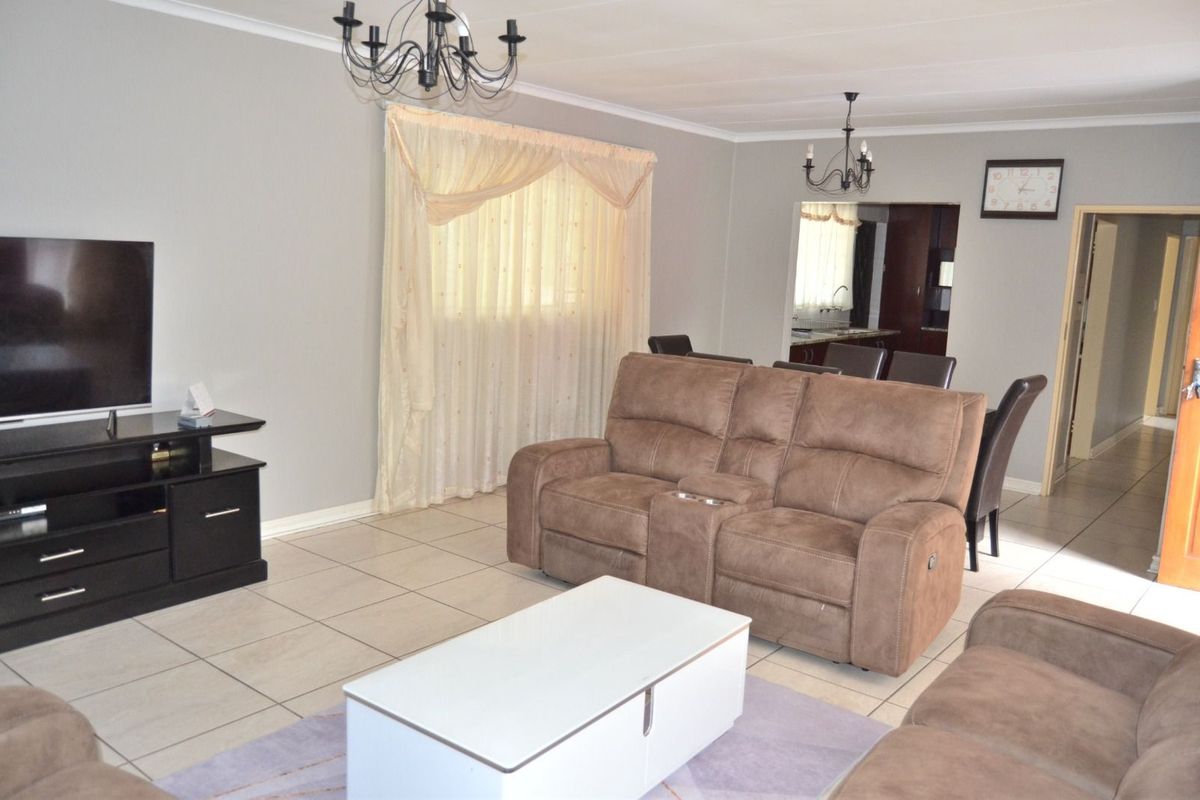 House For Sale in The Reeds - Photo 4