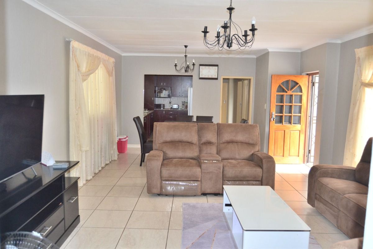 House For Sale in The Reeds - Photo 5