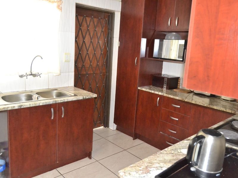 House For Sale in The Reeds - Photo 8