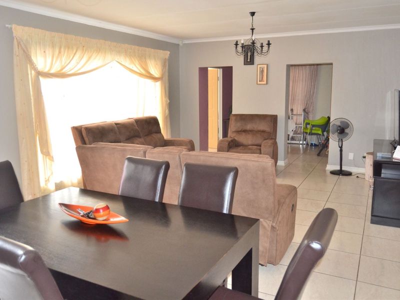 House For Sale in The Reeds - Photo 6