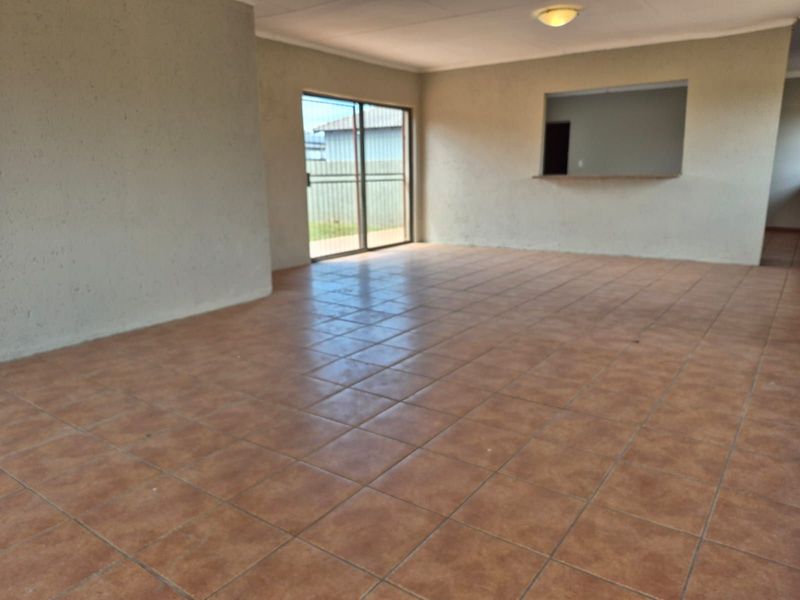 House For Sale in Kuruman Central - Photo 2