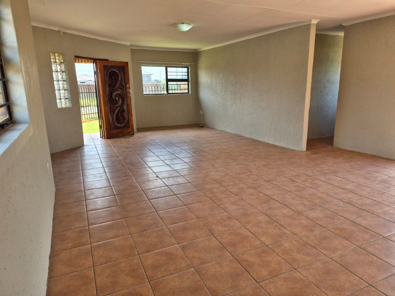 House For Sale in Kuruman Central - Photo 3
