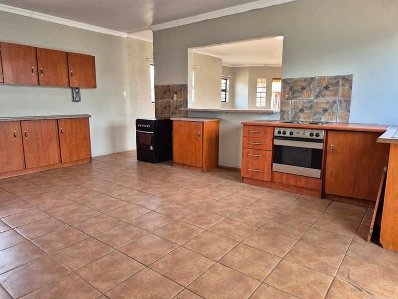 House For Sale in Kuruman Central - Photo 4