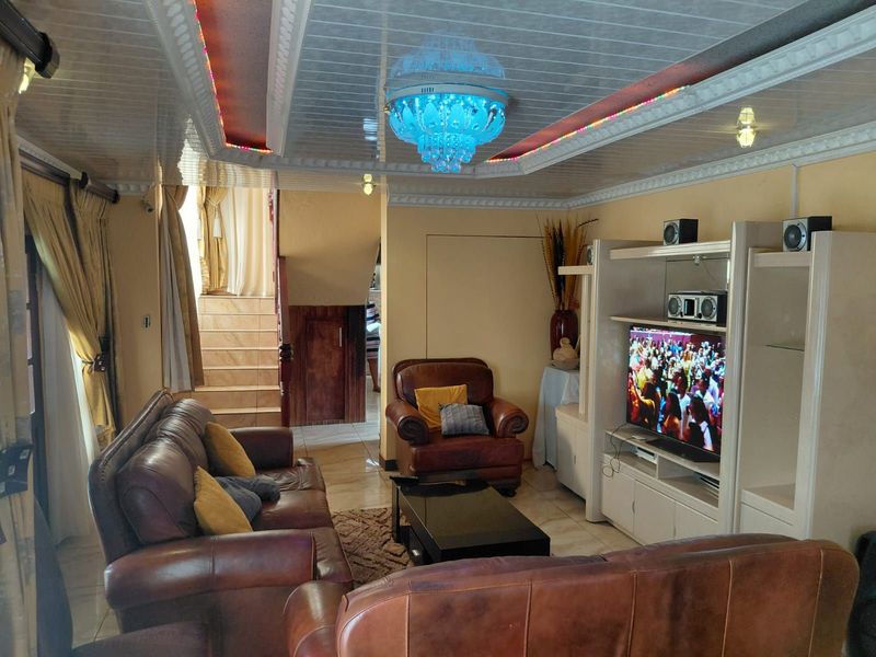 House For Sale in Mahlako-a-phahla Gardens - Photo 3