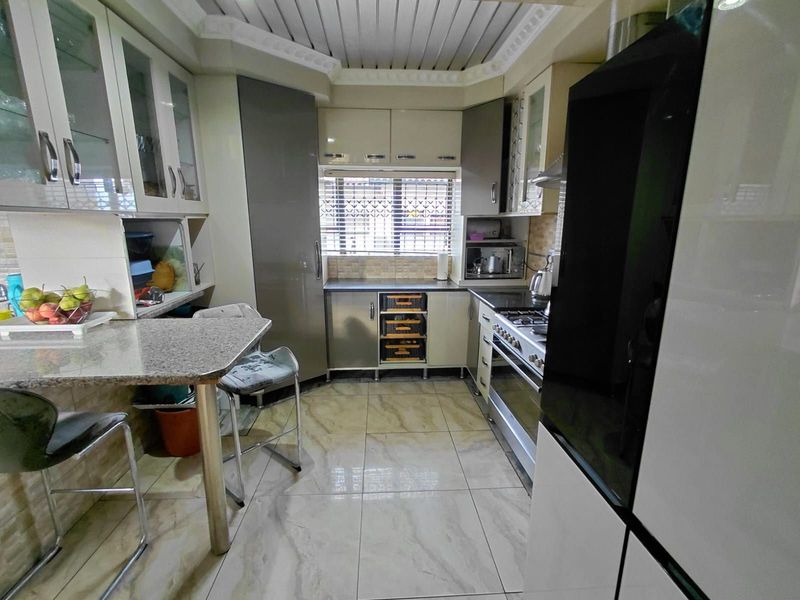 House For Sale in Mahlako-a-phahla Gardens - Photo 2