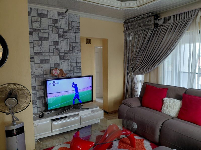 House For Sale in Mahlako-a-phahla Gardens - Photo 8