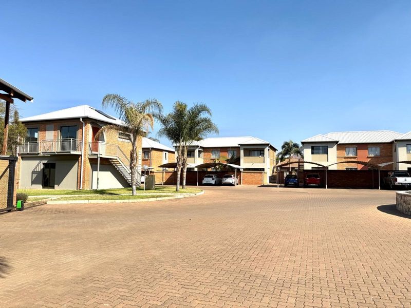 Townhouse For Sale in Pretoria West - Photo 9