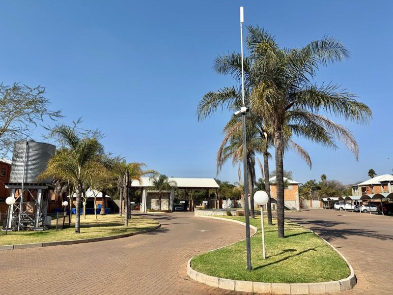 Townhouse For Sale in Pretoria West - Photo 3