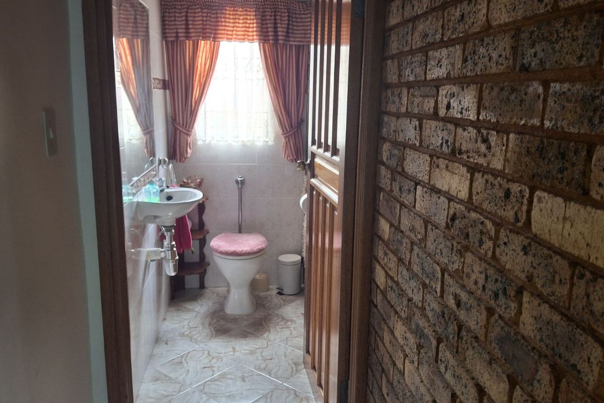 House For Sale in Amandasig - Photo 2