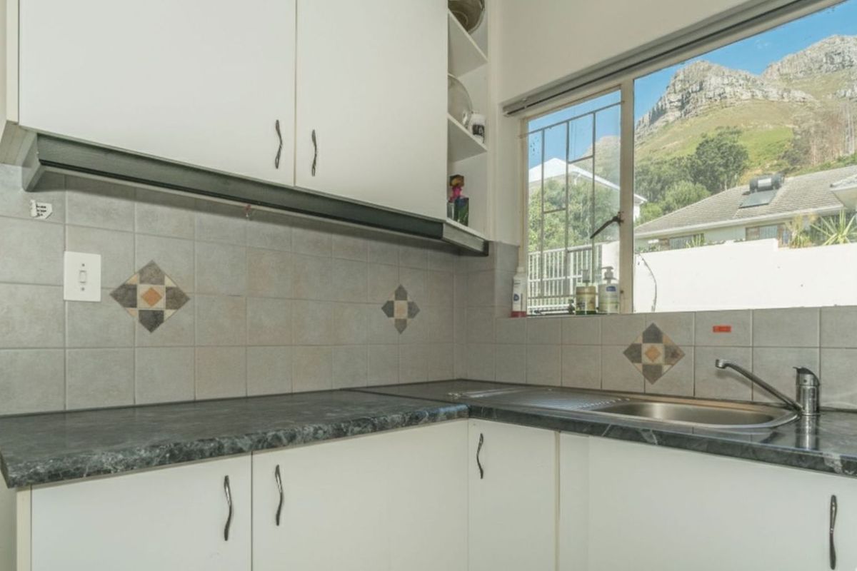 House For Sale in Vredehoek - Photo 4