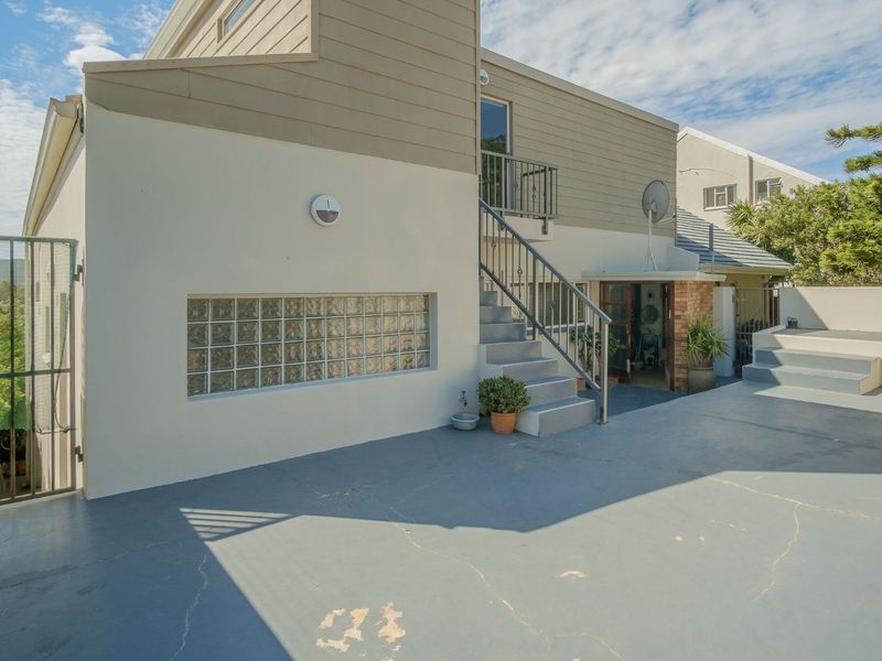 House For Sale in Vredehoek - Photo 3