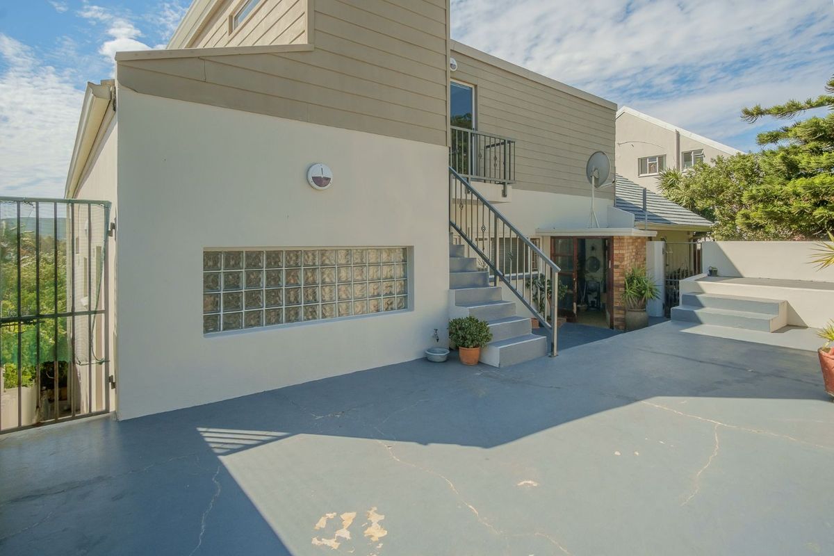 House For Sale in Vredehoek - Photo 3
