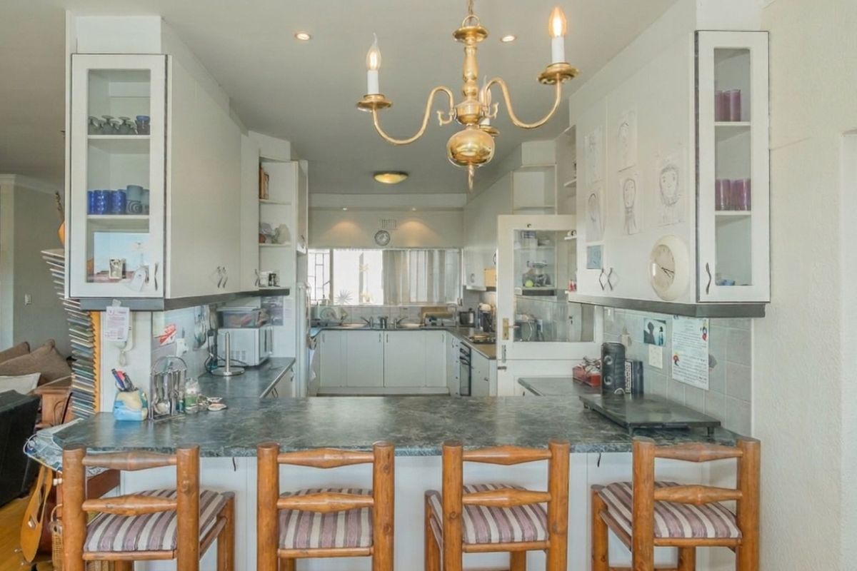 House For Sale in Vredehoek - Photo 5