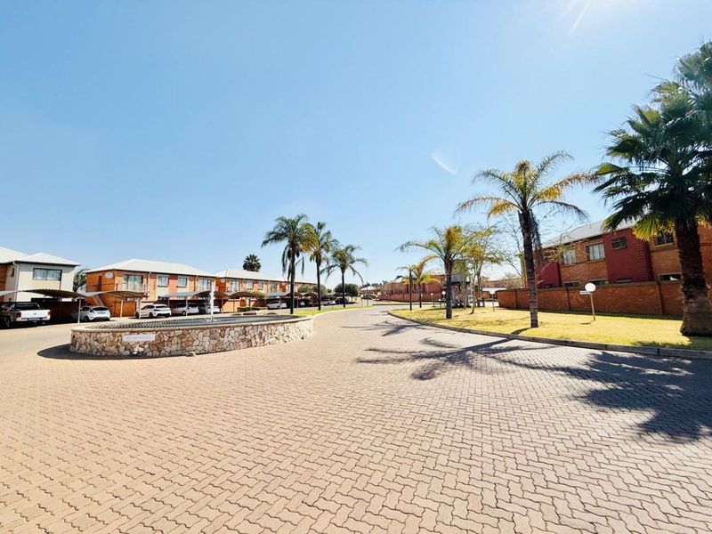 Townhouse For Sale in Pretoria West - Photo 5