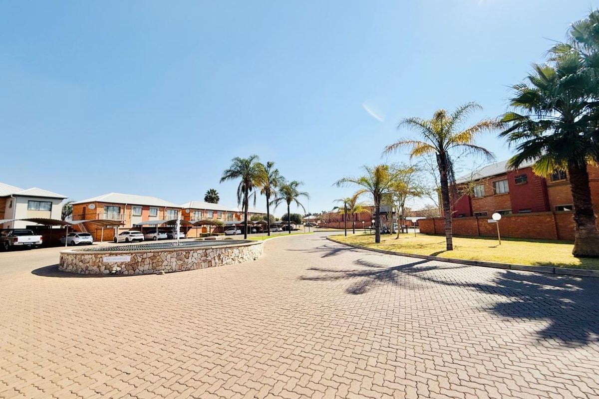 Townhouse For Sale in Pretoria West - Photo 5