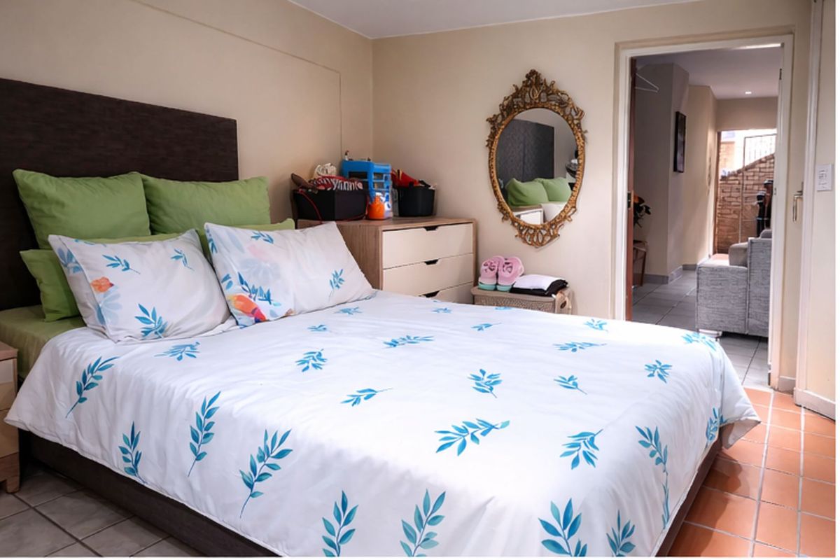 Townhouse For Sale in Weltevreden Park - Photo 3