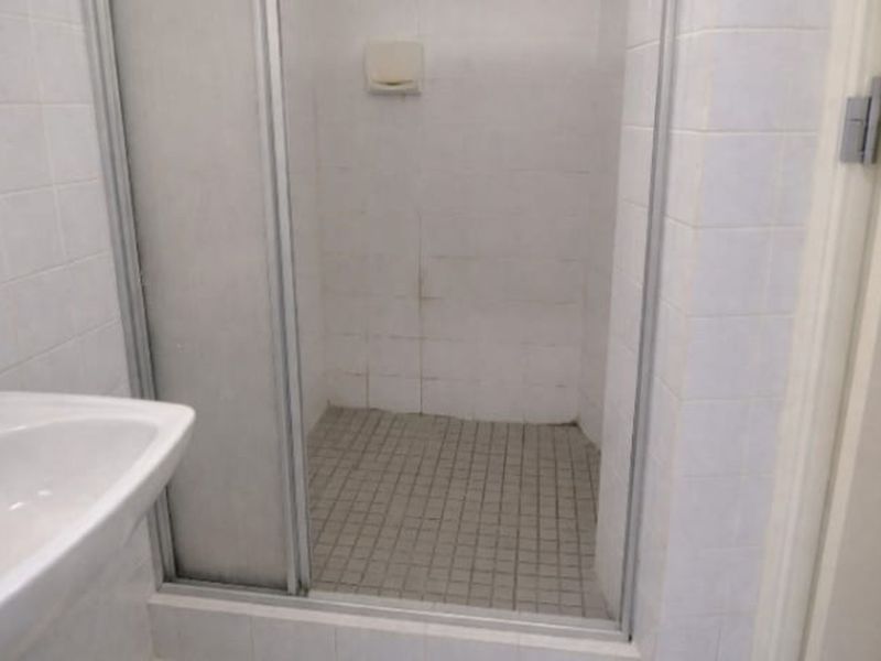 Townhouse For Sale in Weltevreden Park - Photo 10