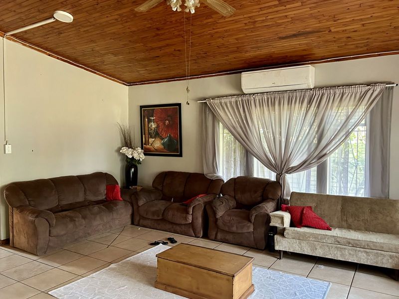 House For Sale in Louis Trichardt Central - Photo 3
