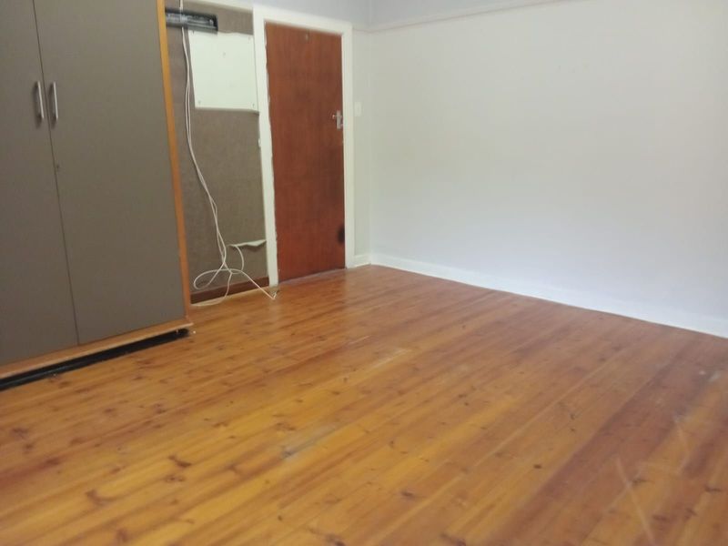 House For Sale in Top Town - Photo 6