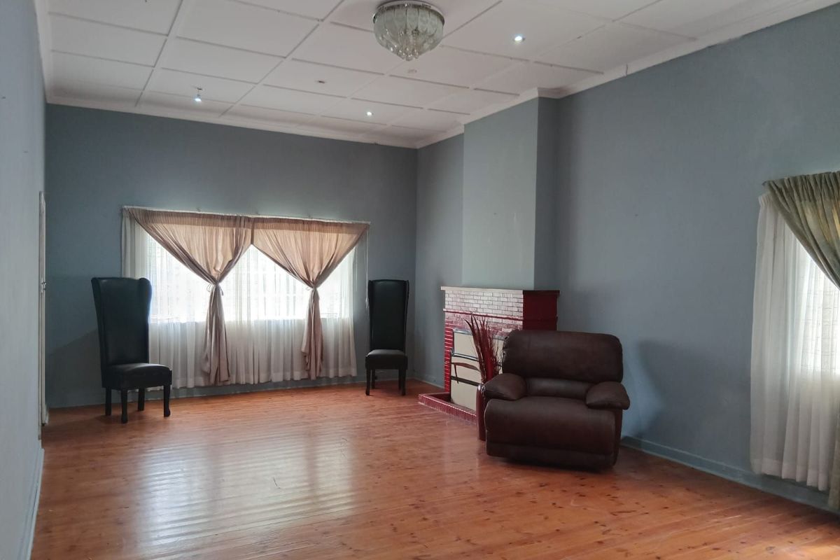 House For Sale in Top Town - Photo 5