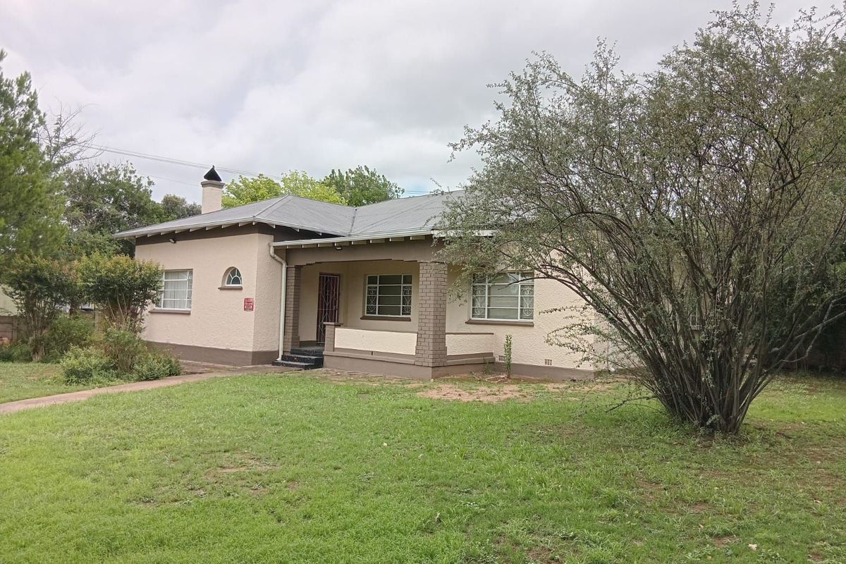 House For Sale in Top Town - Photo 4