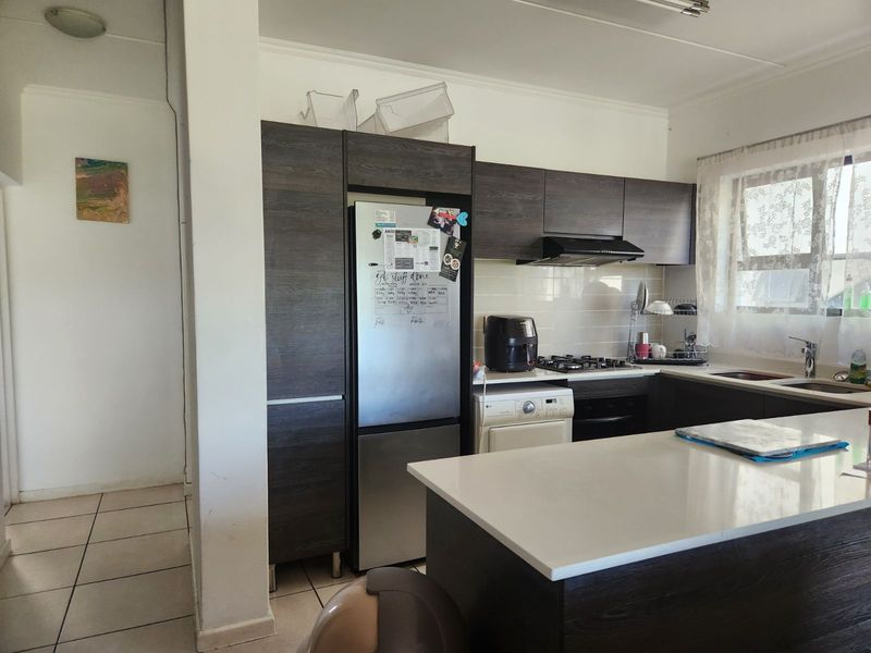 Apartment For Sale in Olivedale - Photo 9