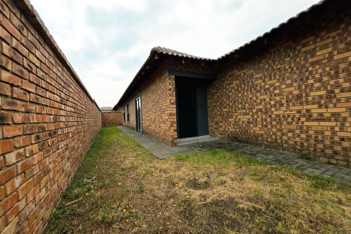 House To Rent in Secunda Central - Photo 2