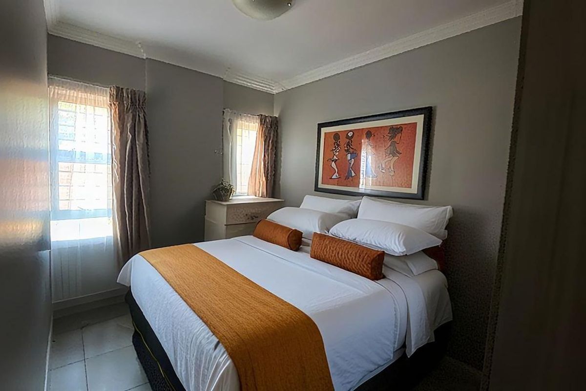 Townhouse For Sale in Rietfontein - Photo 4