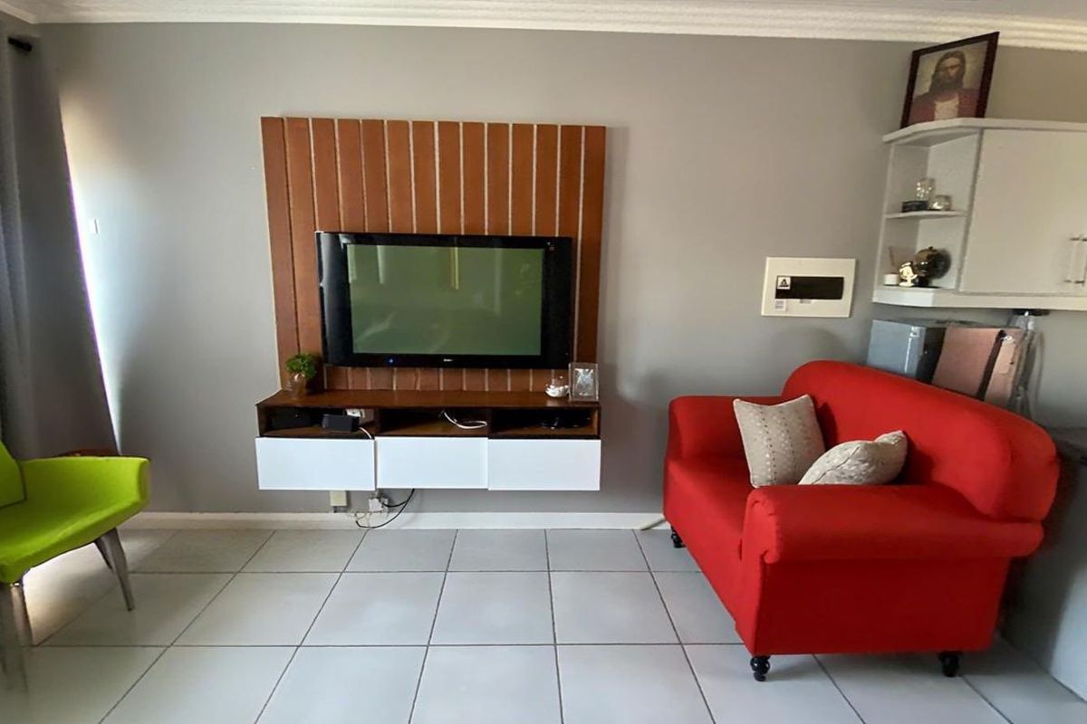 Townhouse For Sale in Rietfontein - Photo 5